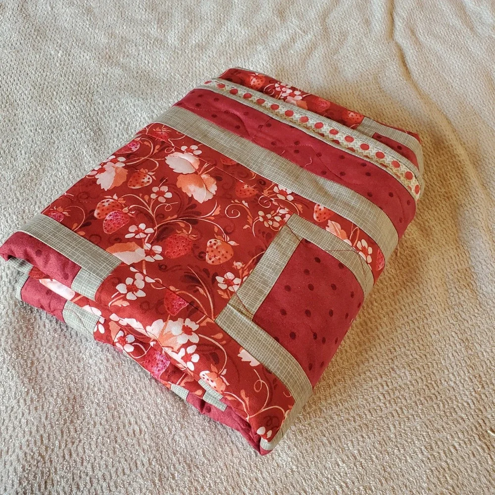 Handmade Strawberry Floral Quilted Throw Blanket Red & Tan lap quilt